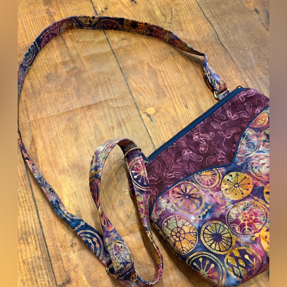 Handmade Batik Woman’s Bag - Picture 2 of 9